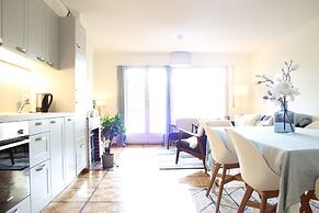 Central & Cozy - Rainbow A