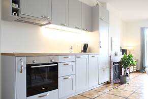 Central & Cozy - Rainbow A