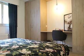 Central & Cozy - Rainbow A