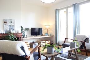 Central & Cozy - Rainbow A