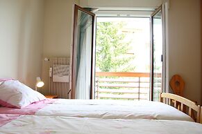 Central & Cozy - Rainbow A