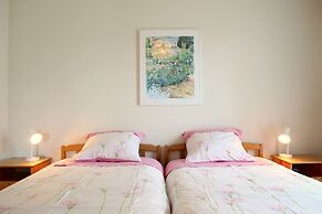 Central & Cozy - Rainbow A