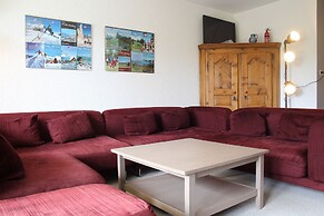 Spacious & Central - Rainbow B