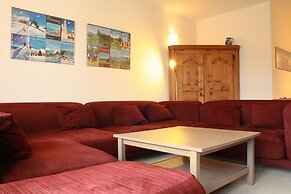 Spacious & Central - Rainbow B