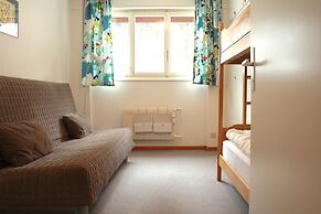 Spacious & Central - Rainbow B