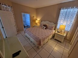 Beautiful 4 Bed Villa in Orlando Sleeping 10