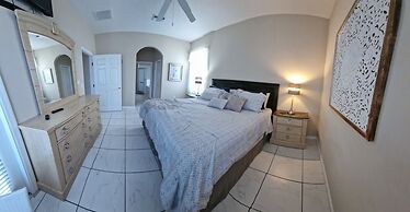 Beautiful 4 Bed Villa in Orlando Sleeping 10