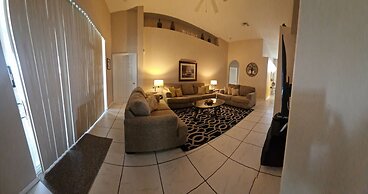 Beautiful 4 Bed Villa in Orlando Sleeping 10