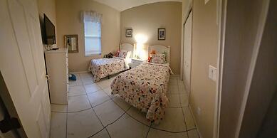 Beautiful 4 Bed Villa in Orlando Sleeping 10