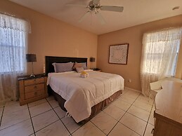 Beautiful 4 Bed Villa in Orlando Sleeping 10