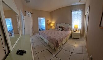 Beautiful 4 Bed Villa in Orlando Sleeping 10