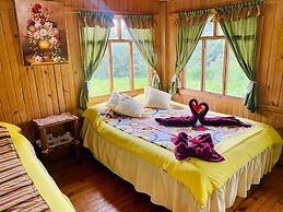 Mindo GlamBird Glamping & Lodge