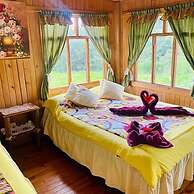 Mindo GlamBird Glamping & Lodge