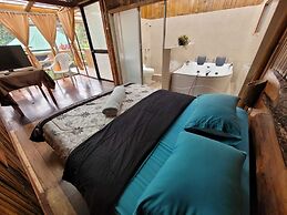 Mindo GlamBird Glamping & Lodge
