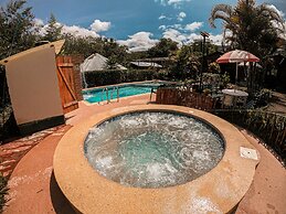 Mindo GlamBird Glamping & Lodge