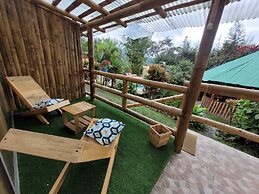 Mindo GlamBird Glamping & Lodge
