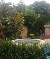 Mindo GlamBird Glamping & Lodge