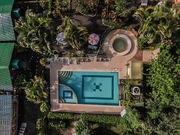 Mindo GlamBird Glamping & Lodge