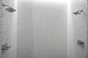 121 Hotel by AvantStay – Modern Comfort in Nashville's West End