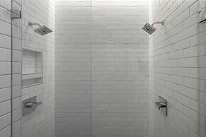 121 Hotel by AvantStay – Modern Comfort in Nashville's West End