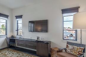 121 Hotel by AvantStay – Modern Comfort in Nashville's West End