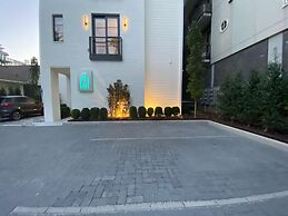 121 Hotel by AvantStay – Modern Comfort in Nashville's West End
