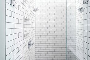 121 Hotel by AvantStay – Modern Comfort in Nashville's West End