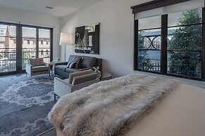 121 Hotel by AvantStay – Modern Comfort in Nashville's West End