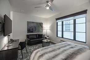 121 Hotel by AvantStay – Modern Comfort in Nashville's West End