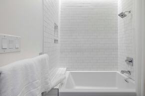 121 Hotel by AvantStay – Modern Comfort in Nashville's West End