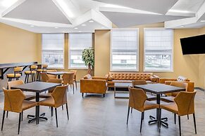 Super 8 by Wyndham Moosonee