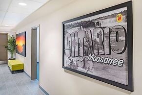 Super 8 by Wyndham Moosonee