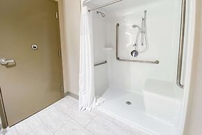 Super 8 by Wyndham Moosonee