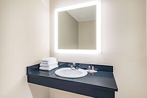 Super 8 by Wyndham Moosonee