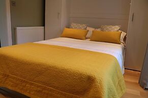 2-bed, Sleeps 4, Garden