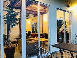 Guesthouse & Beach Cafe Fuego, Hostel