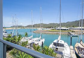 Magnetic Blue Waterfront Apartments