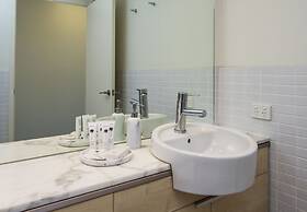 Magnetic Blue Waterfront Apartments