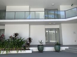 Magnetic Blue Waterfront Apartments