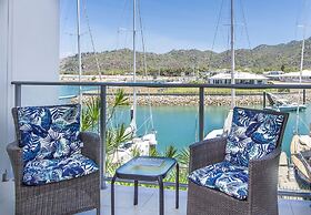 Magnetic Blue Waterfront Apartments