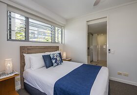 Magnetic Blue Waterfront Apartments