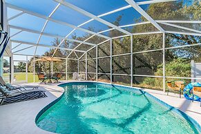Near Theme Parks! In-Ground 3 BR Pool Home, Sleeps 7, Total Privacy!