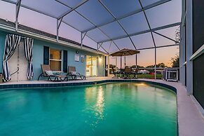 Near Theme Parks! In-Ground 3 BR Pool Home, Sleeps 7, Total Privacy!