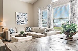 Near Theme Parks! In-Ground 3 BR Pool Home, Sleeps 7, Total Privacy!