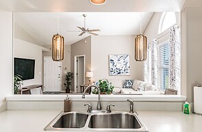 Near Theme Parks! In-Ground 3 BR Pool Home, Sleeps 7, Total Privacy!