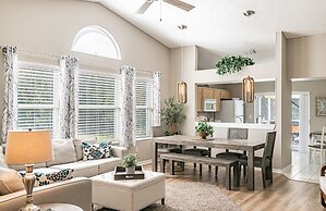 Near Theme Parks! In-Ground 3 BR Pool Home, Sleeps 7, Total Privacy!