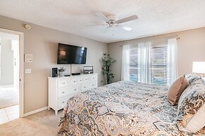 Near Theme Parks! In-Ground 3 BR Pool Home, Sleeps 7, Total Privacy!