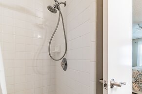 Near Theme Parks! In-Ground 3 BR Pool Home, Sleeps 7, Total Privacy!