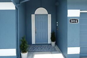 Near Theme Parks! In-Ground 3 BR Pool Home, Sleeps 7, Total Privacy!