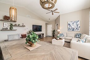 Near Theme Parks! In-Ground 3 BR Pool Home, Sleeps 7, Total Privacy!